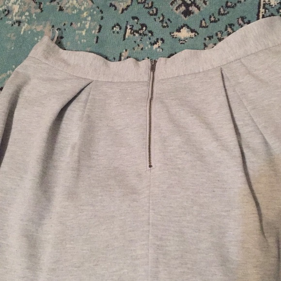 UNIQLO GREY MIDI SKIRT - Picture 5 of 7